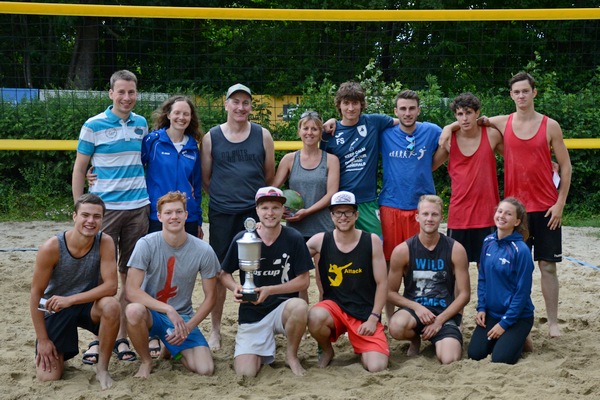 Siegerbild:  Stehend von links: Team Kunkel (3. Platz Mixed), Team Mini&Maus (Markus Wuhrer & Ute Baumann aus Neukirch) Sieger Mixed Team, Overdogs (Fabian Mager, Frieder Siegle) Platz 3 Herren ,Mein persönliches Lieblingsteam (Moritz Bippus  und Joscha Slongo) 2.Platz Herren ,Kniend von links: Fabian Eglof, Johannes Benz (Platz 4 Herren), Volkers Twins Lars und Jannik Sieger Herren, Lasse Ranzinger&Maja Mager 2. Platz Mixed